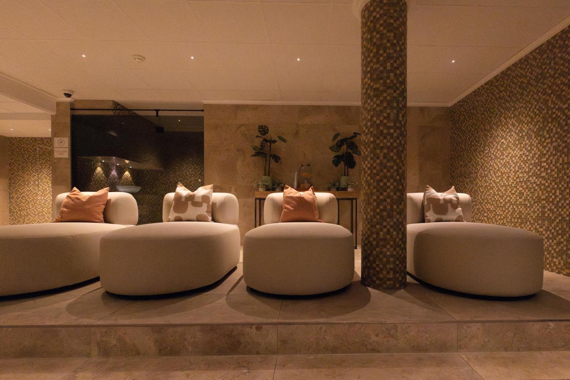 Der Valk Palace Hotel