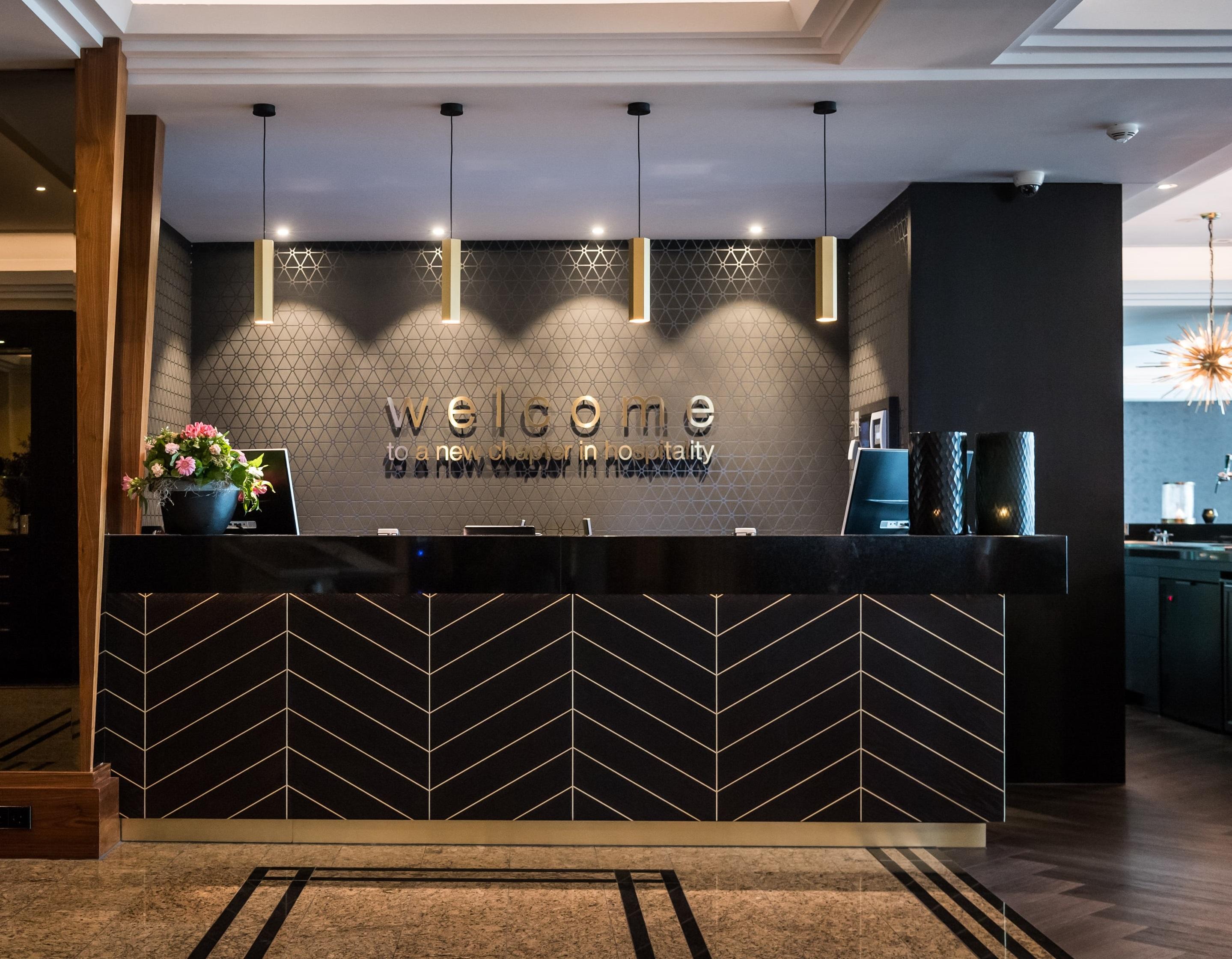 Hotel Der Valk Palace 4*
